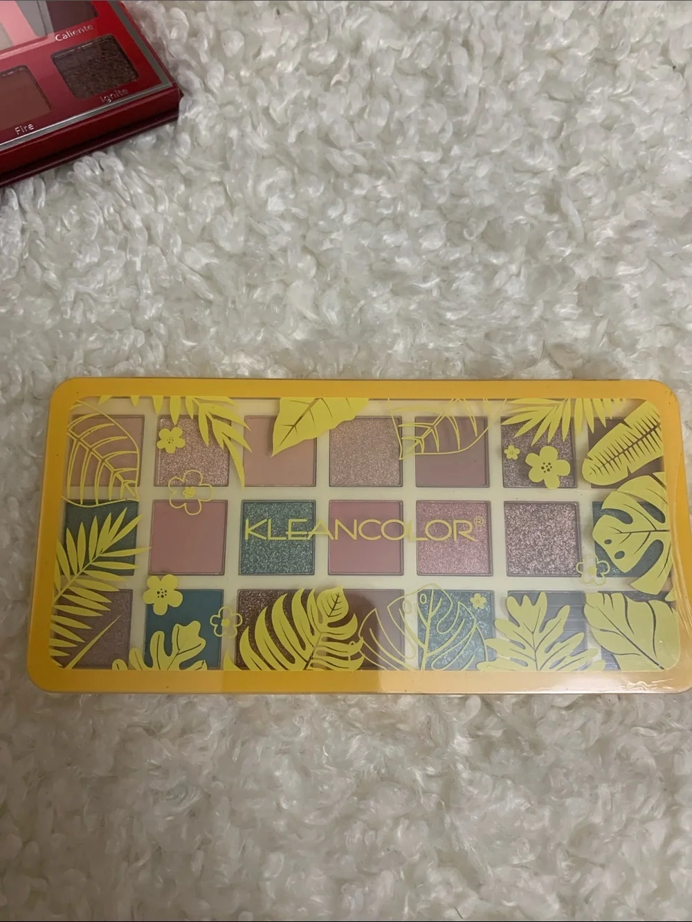 Kleancolor Red & Tropical Green Eyeshadow Duo Palette Set